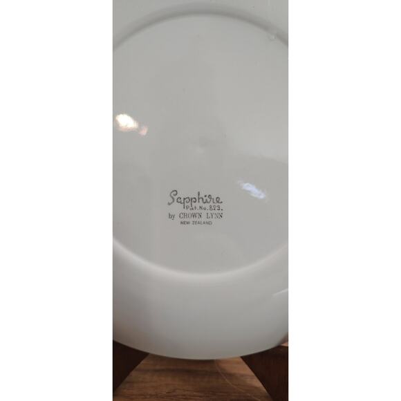 Crown Lynn New Zealand Sapphire Pottery Dinner Plate 9.75” Blue Floral Cream - Picture 5 of 5